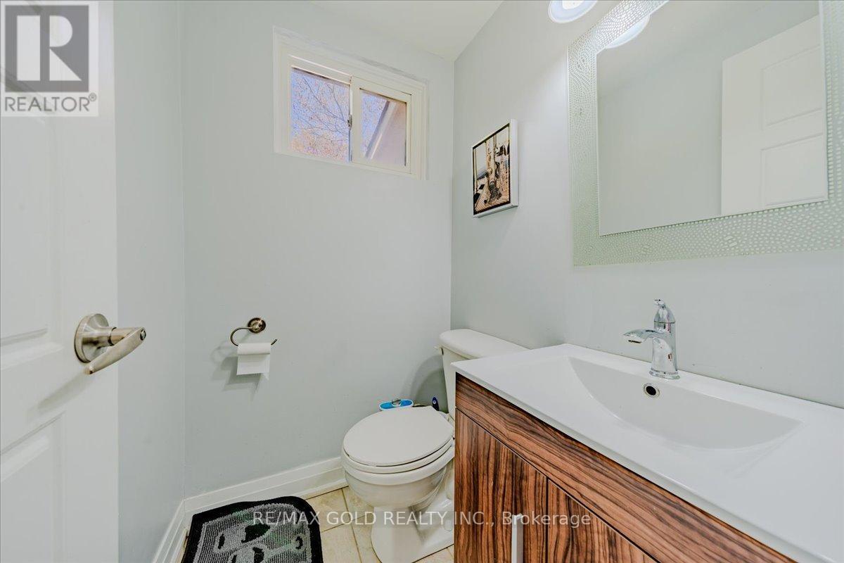 18 Markham Street, Brampton, Ontario  L6S 2X7 - Photo 20 - W12139715