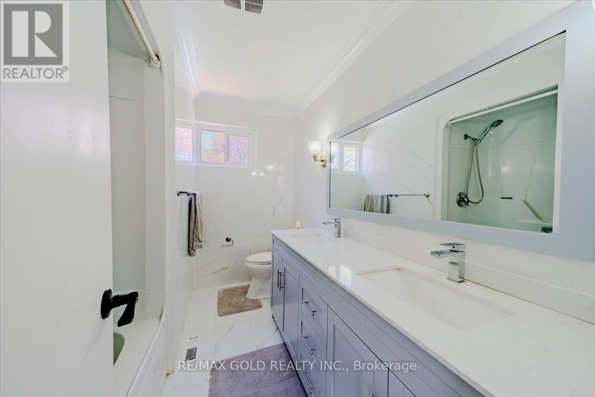 18 Markham Street, Brampton, Ontario  L6S 2X7 - Photo 31 - W12139715