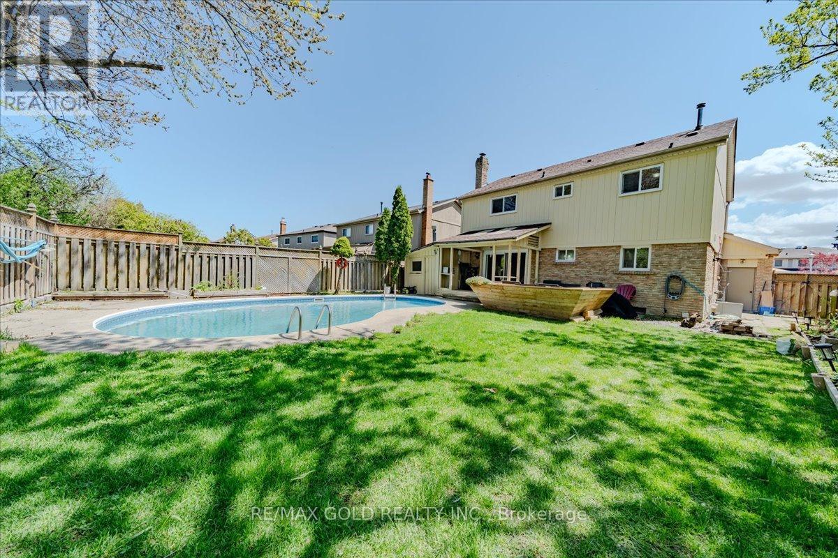 18 Markham Street, Brampton, Ontario  L6S 2X7 - Photo 39 - W12139715