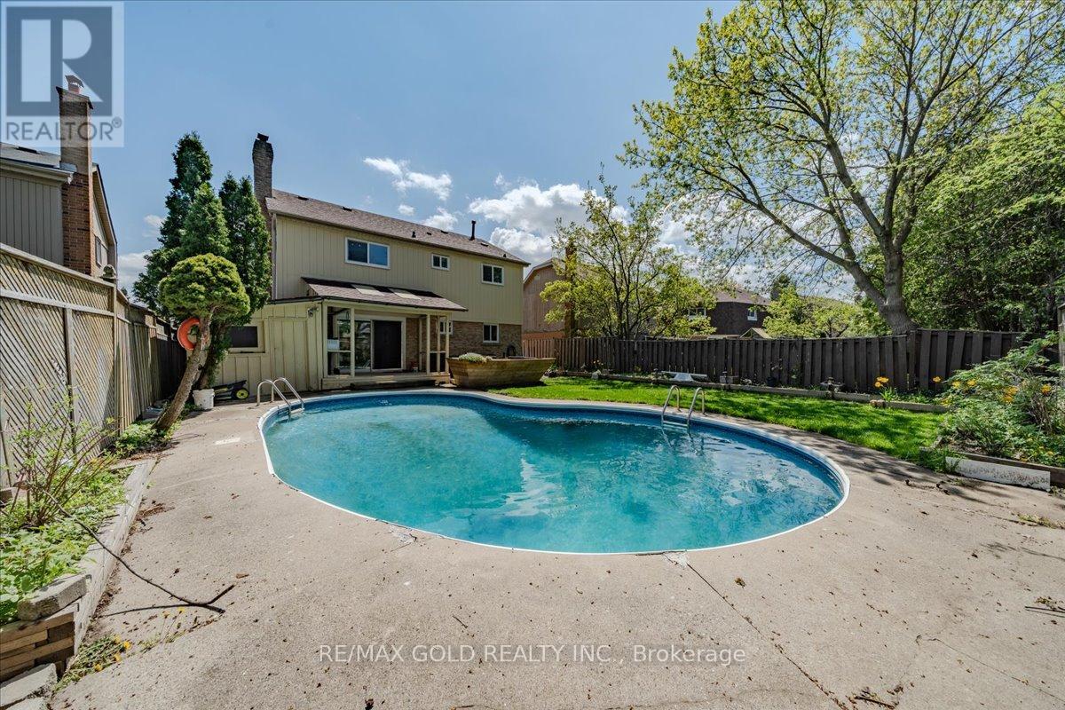18 Markham Street, Brampton, Ontario  L6S 2X7 - Photo 40 - W12139715