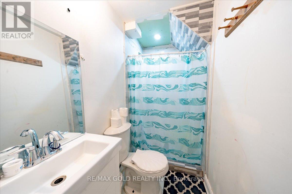 18 Markham Street, Brampton, Ontario  L6S 2X7 - Photo 49 - W12139715