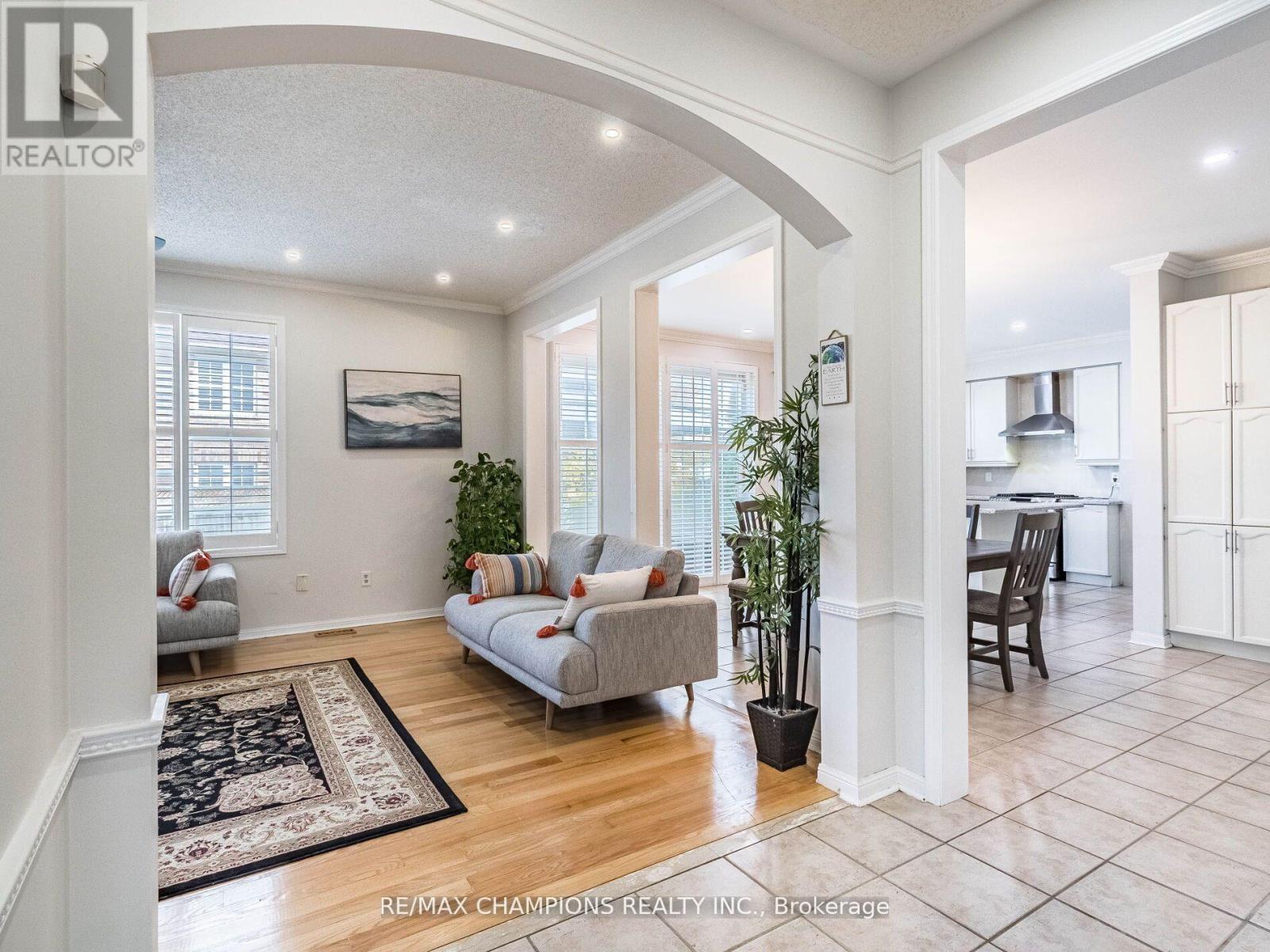 707 Trudeau Drive, Milton (Be Beaty), Ontario  L9T 5L4 - Photo 12 - W12139733