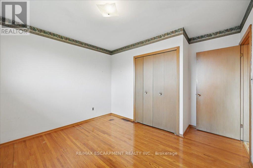 269 Rainbow Drive, Hamilton, Ontario  L8K 4G3 - Photo 21 - X12139713