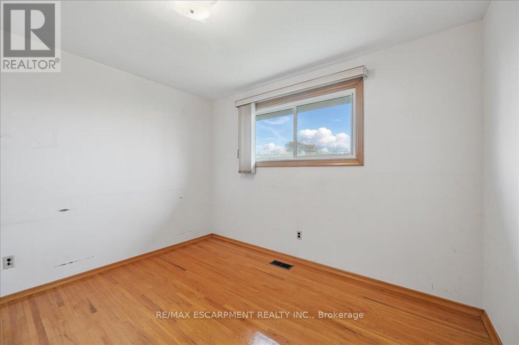 269 Rainbow Drive, Hamilton, Ontario  L8K 4G3 - Photo 23 - X12139713
