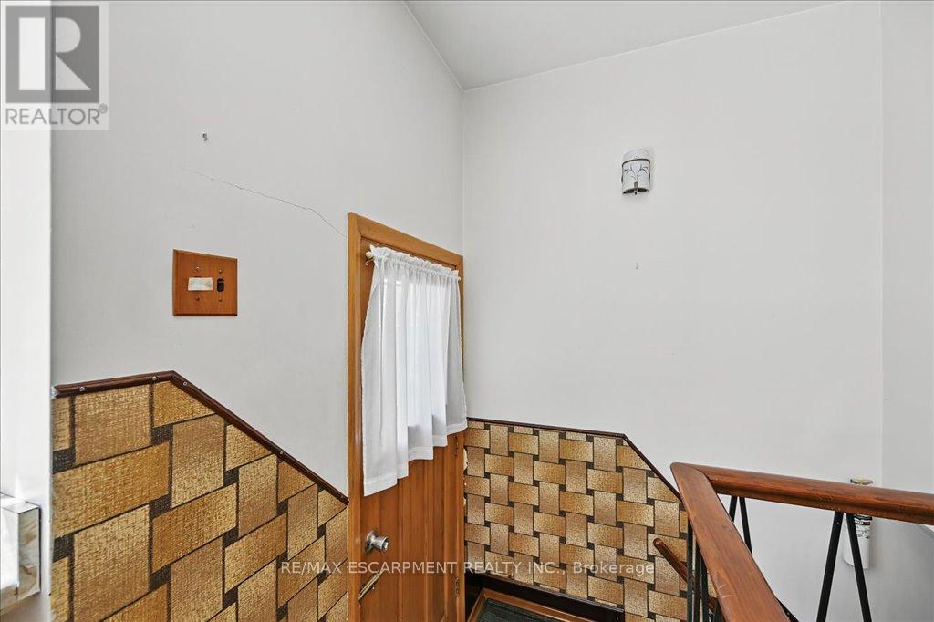 269 Rainbow Drive, Hamilton, Ontario  L8K 4G3 - Photo 27 - X12139713
