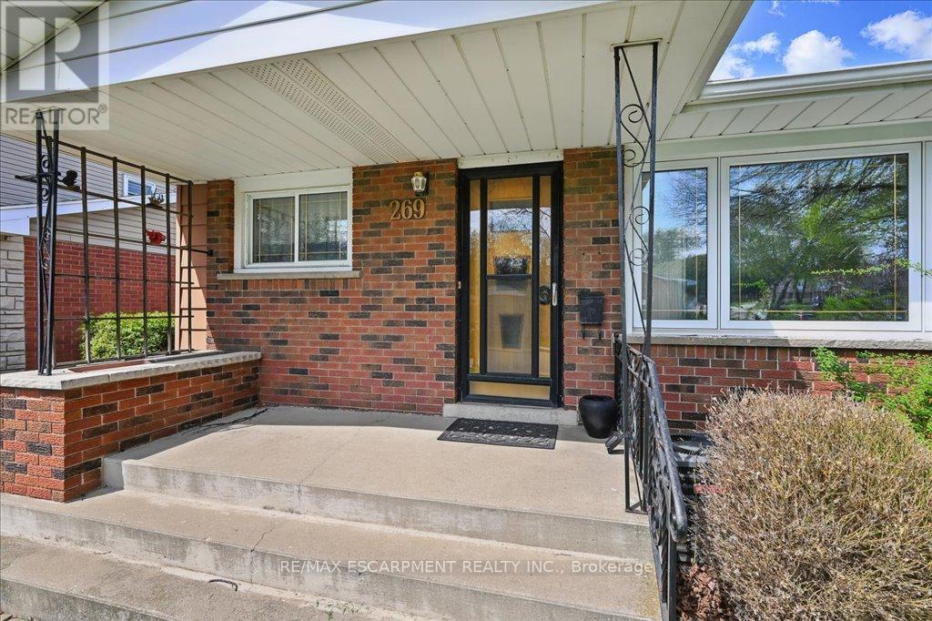 269 Rainbow Drive, Hamilton, Ontario  L8K 4G3 - Photo 4 - X12139713