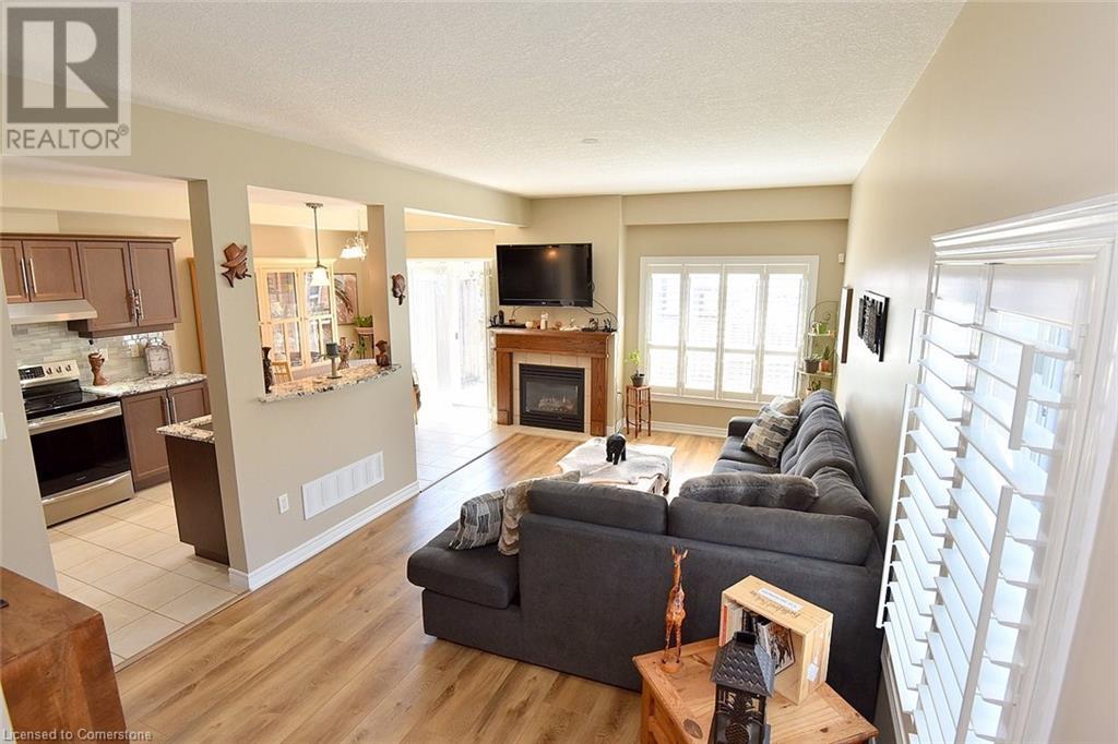 40 Dartmouth Gate Unit# 24, Stoney Creek, Ontario  L8E 0C4 - Photo 5 - 40727174