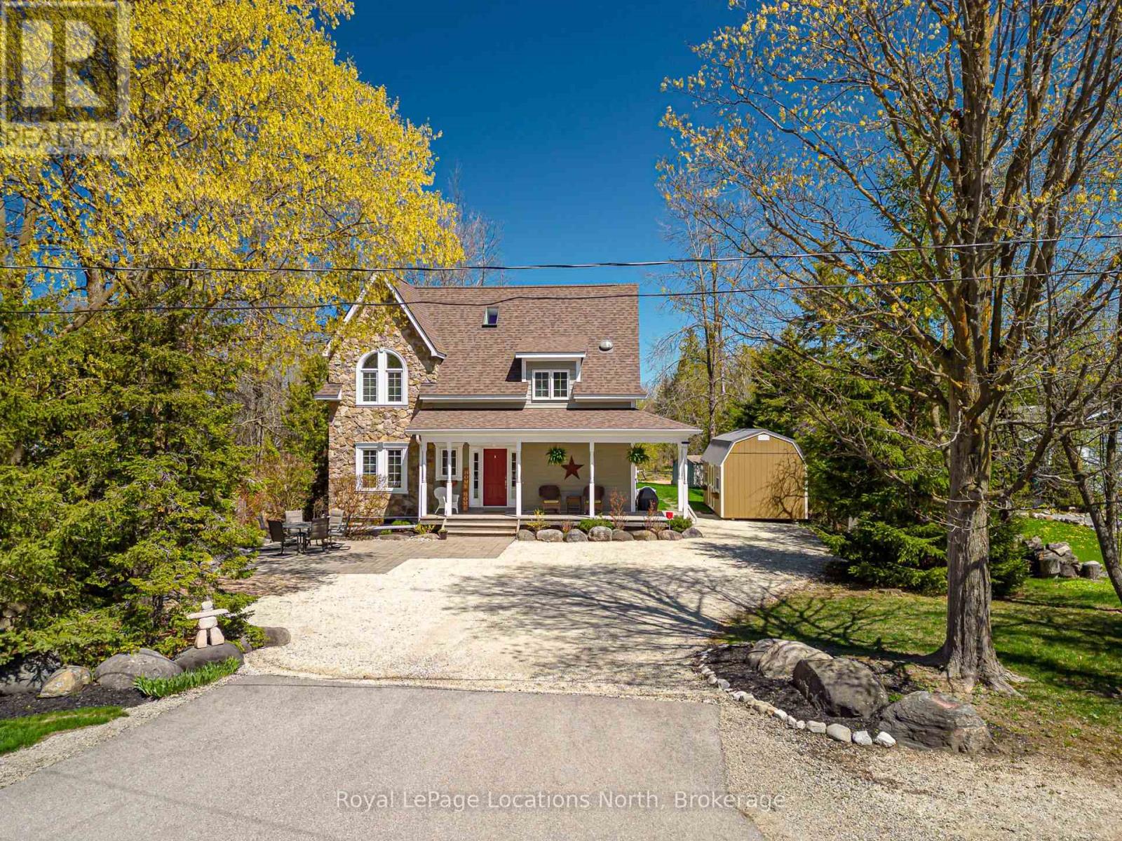 213 Camperdown Road, Blue Mountains, Ontario  N0H 1J0 - Photo 2 - X12139758