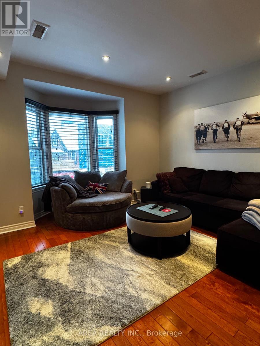 538 Parliament Street, Toronto, Ontario  M4X 1P6 - Photo 5 - C12139784