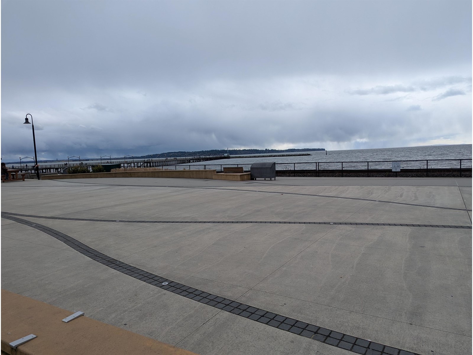 Listing Picture 4 of 6 : 15482 SEMIAHMOO AVENUE, White Rock - 魯藝地產 Yvonne Lu Group - MLS Medallion Club Member