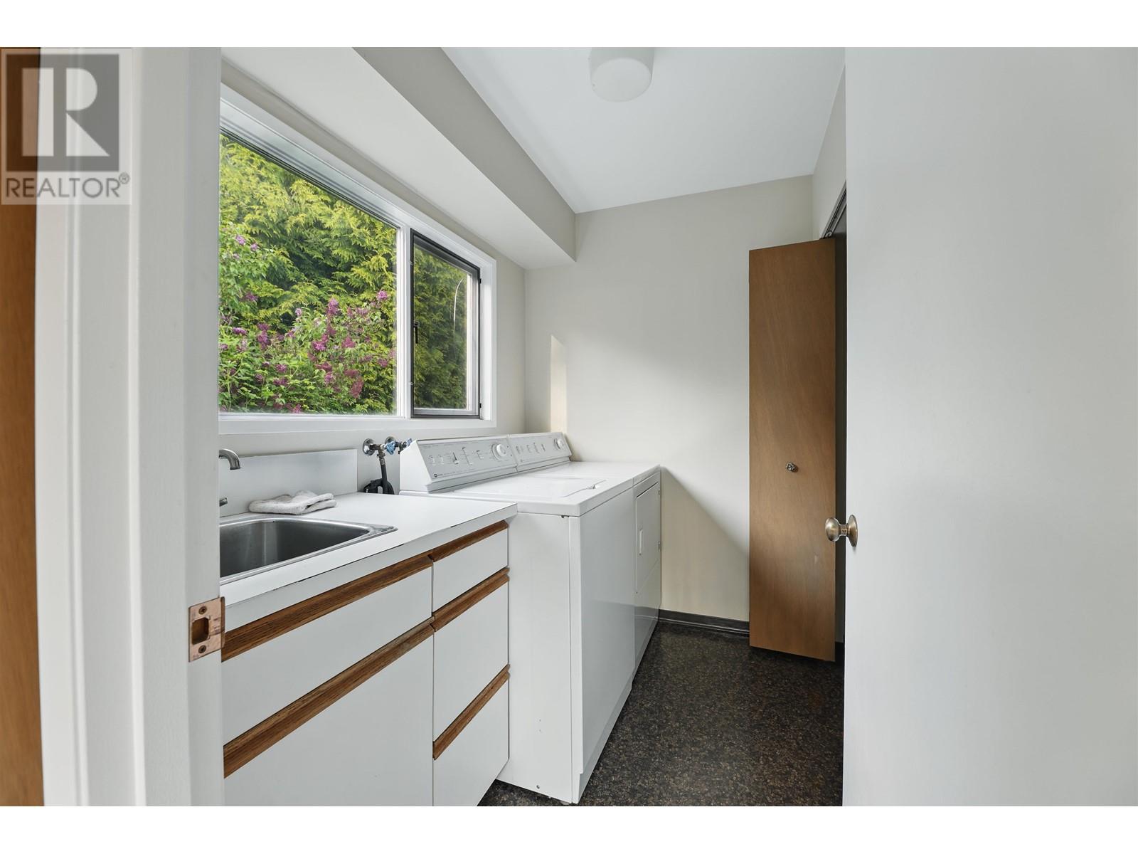 3204 Thompson Crescent, West Vancouver, British Columbia  V7V 3E5 - Photo 23 - R2997240