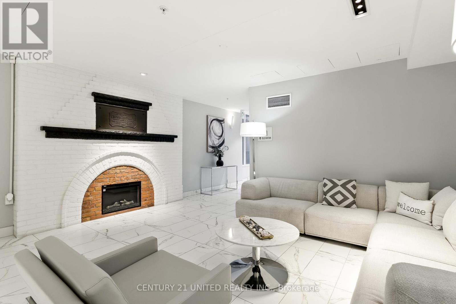 201 - 475 George Street N, Peterborough, Ontario  K9J 3G6 - Photo 4 - X12139816