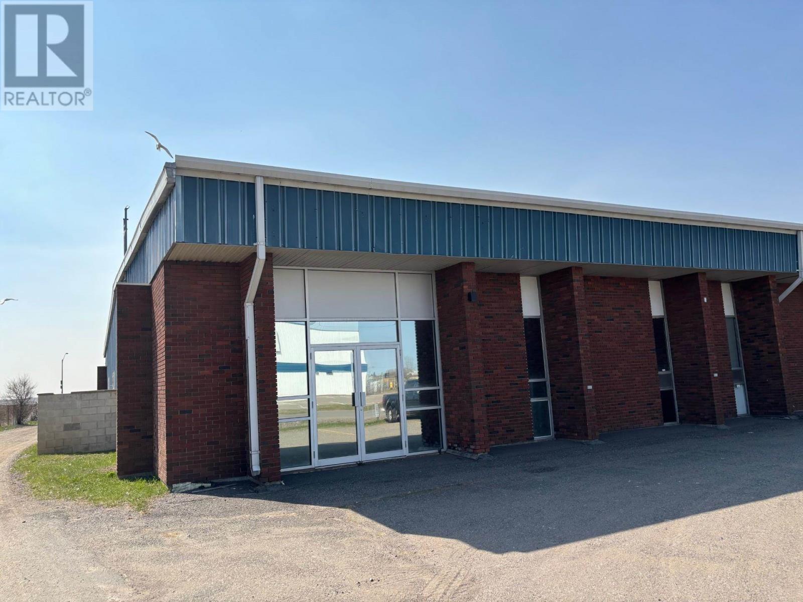 1 665 Beaverhall Place, Thunder Bay, Ontario  P7E 3N1 - Photo 1 - TB243749