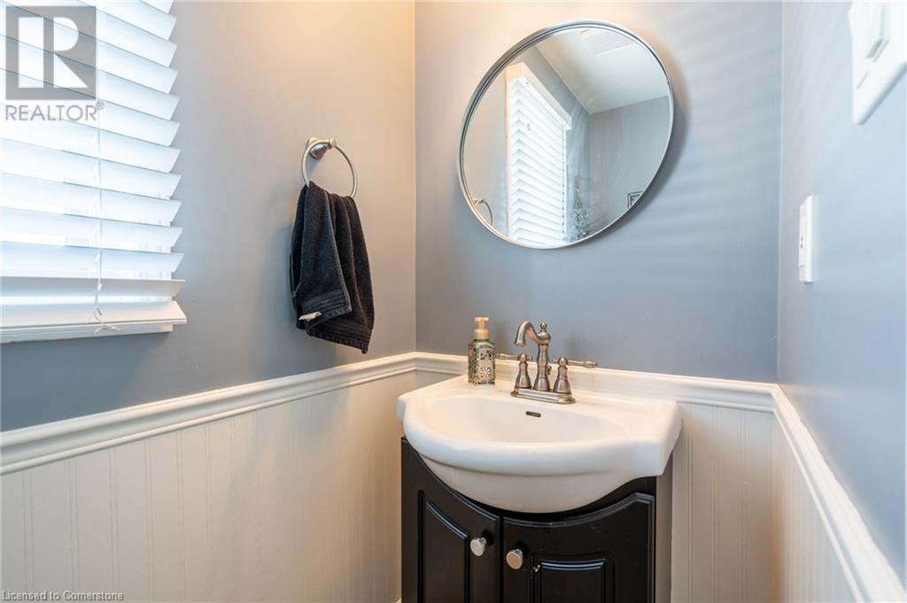 2 Bronte Court, Hamilton, Ontario  L9H 7N2 - Photo 6 - 40703587
