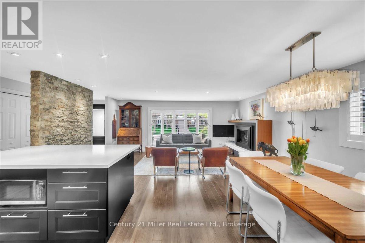 2301 Devon Road, Oakville, Ontario  L6J 5R2 - Photo 11 - W12132744
