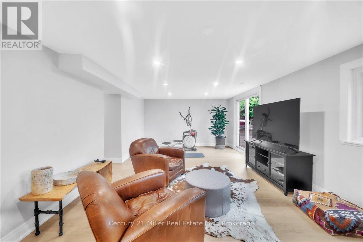 2301 Devon Road, Oakville, Ontario  L6J 5R2 - Photo 28 - W12132744