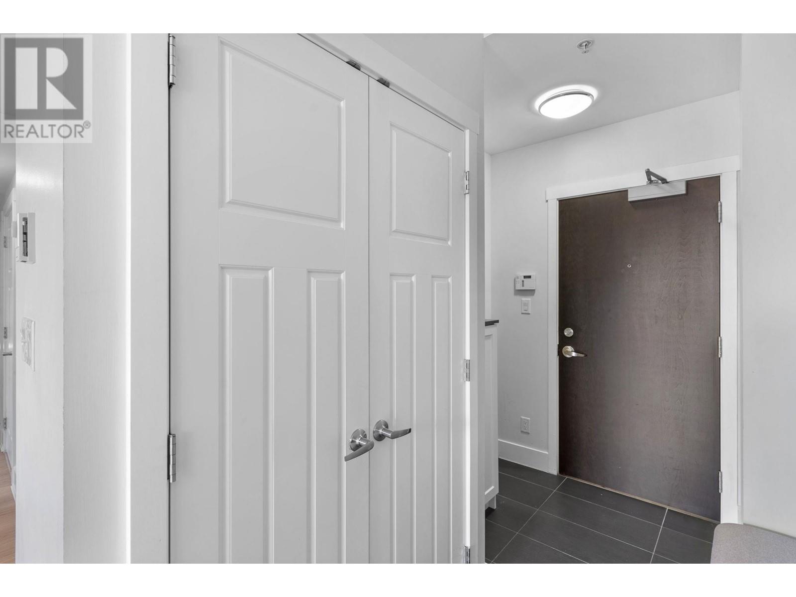 305 2968 Glen Drive, Coquitlam, British Columbia  V3B 0C4 - Photo 12 - R2991633