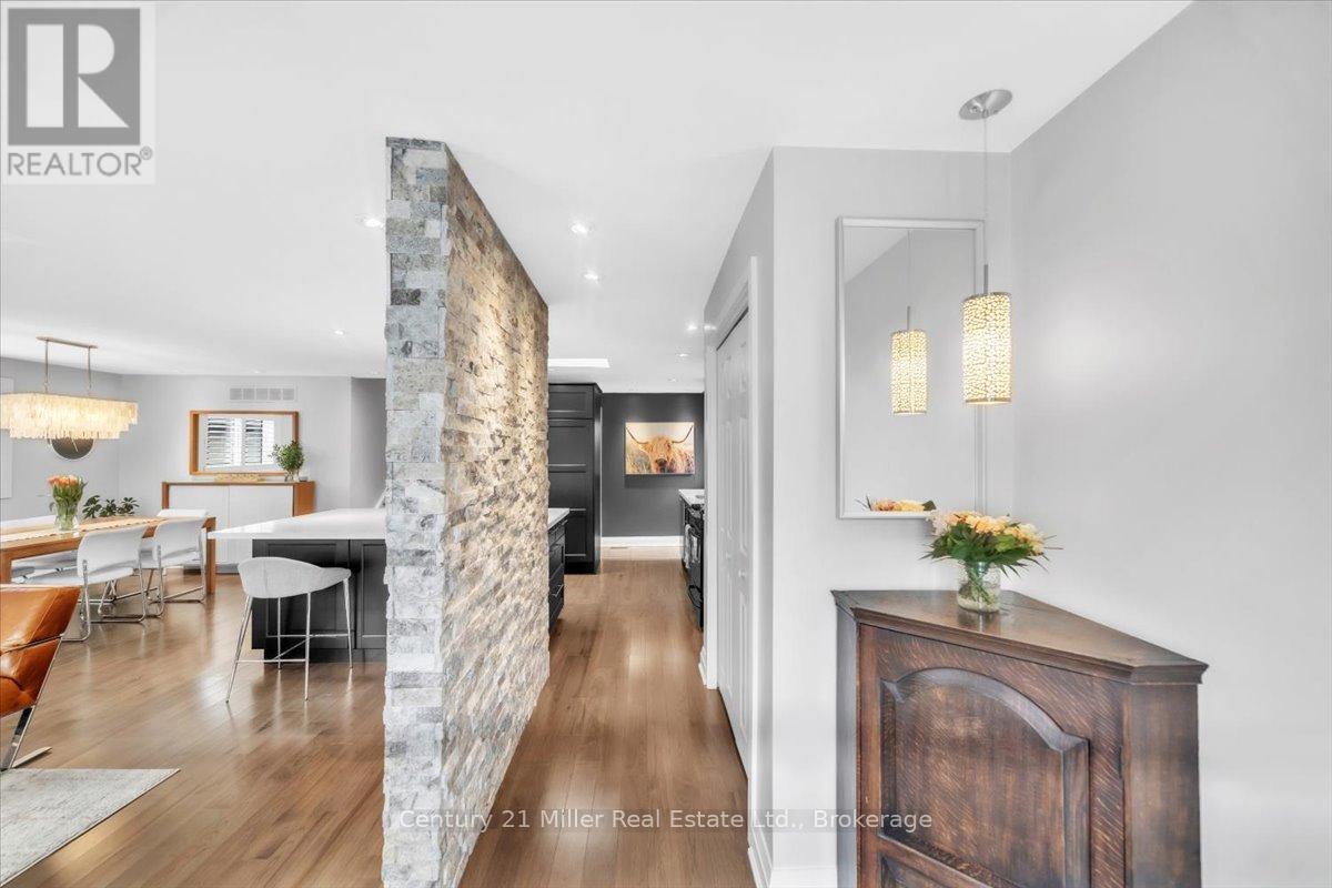 2301 Devon Road, Oakville, Ontario  L6J 5R2 - Photo 7 - W12132744