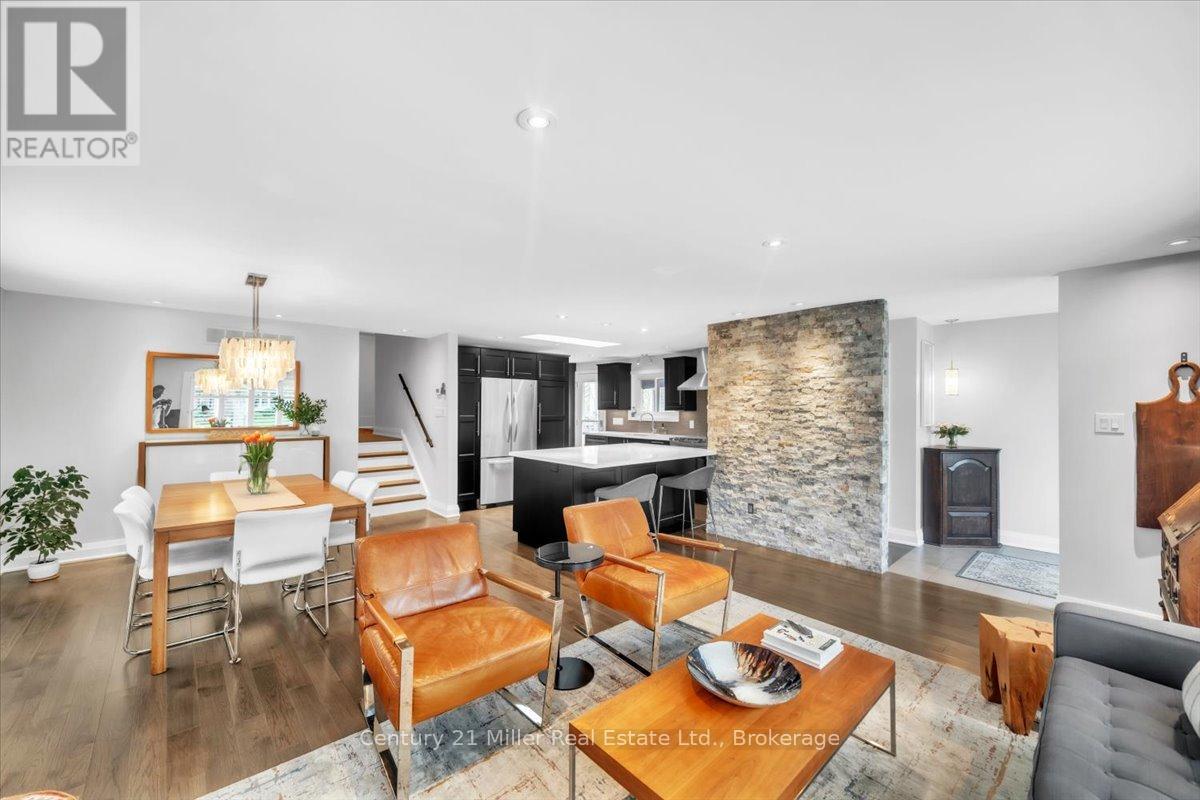 2301 Devon Road, Oakville, Ontario  L6J 5R2 - Photo 8 - W12132744