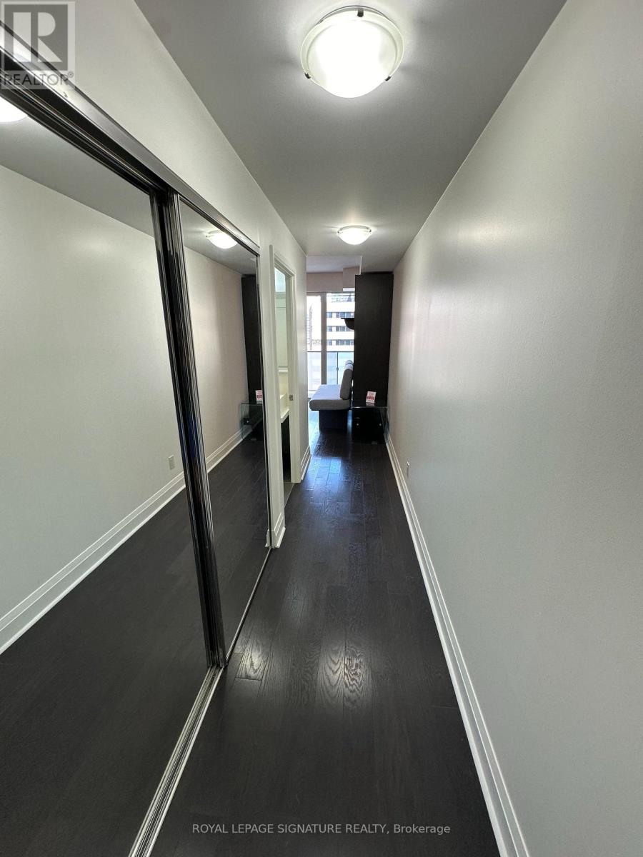 1410 - 65 St. Mary Street, Toronto, Ontario  M5S 0A6 - Photo 2 - C12139812