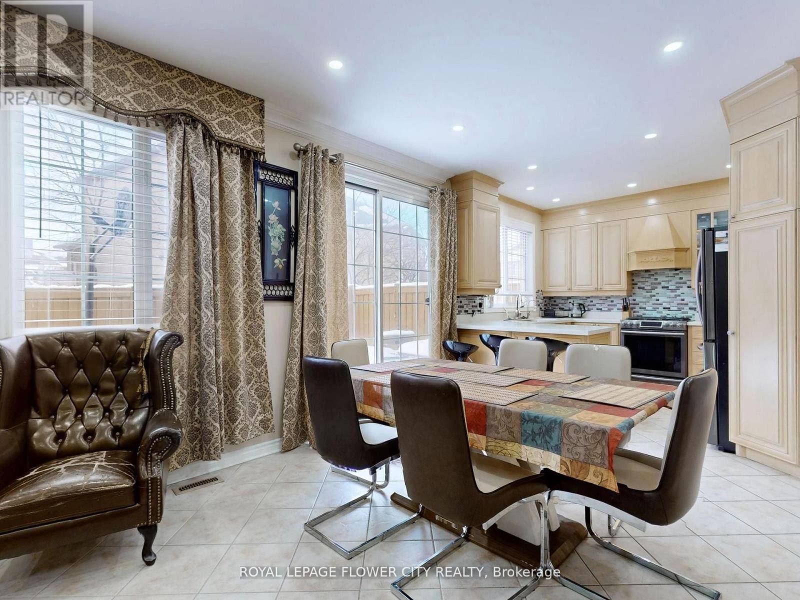 Property at 160 AMERICA AVENUE image 4