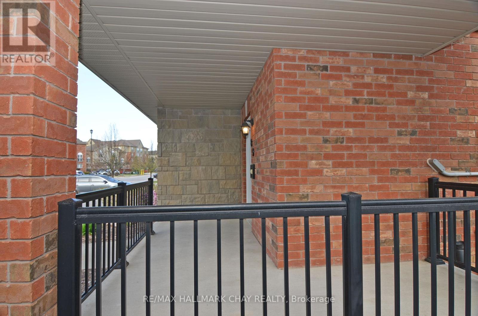 Property at 8 - 49 FERNDALE DRIVE S image 5