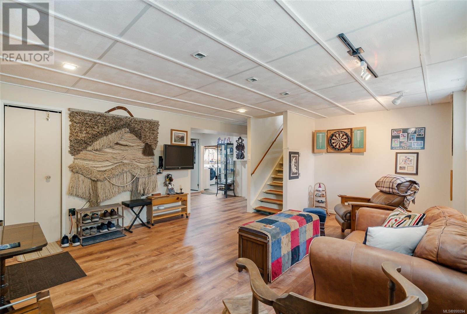Property at 2235 Rosewood Ave image 1