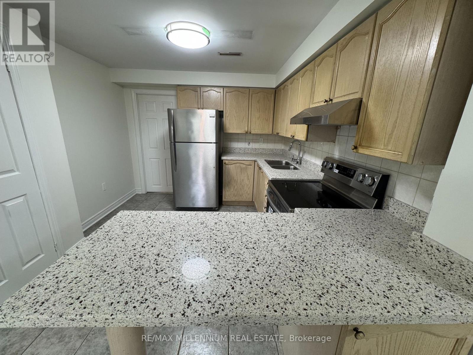Bsmt - 98 Letty Avenue, Brampton, Ontario  L6Y 5C6 - Photo 10 - W12139814