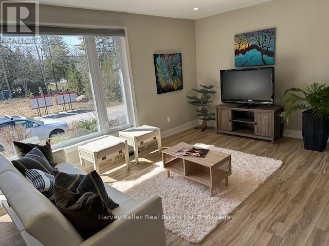 19 70th Street N, Wasaga Beach, Ontario  L9Z 1T6 - Photo 7 - S11990451