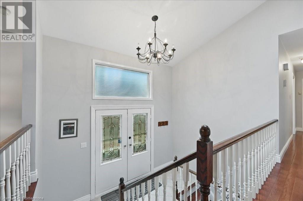 Property at 768 KING Road image 3