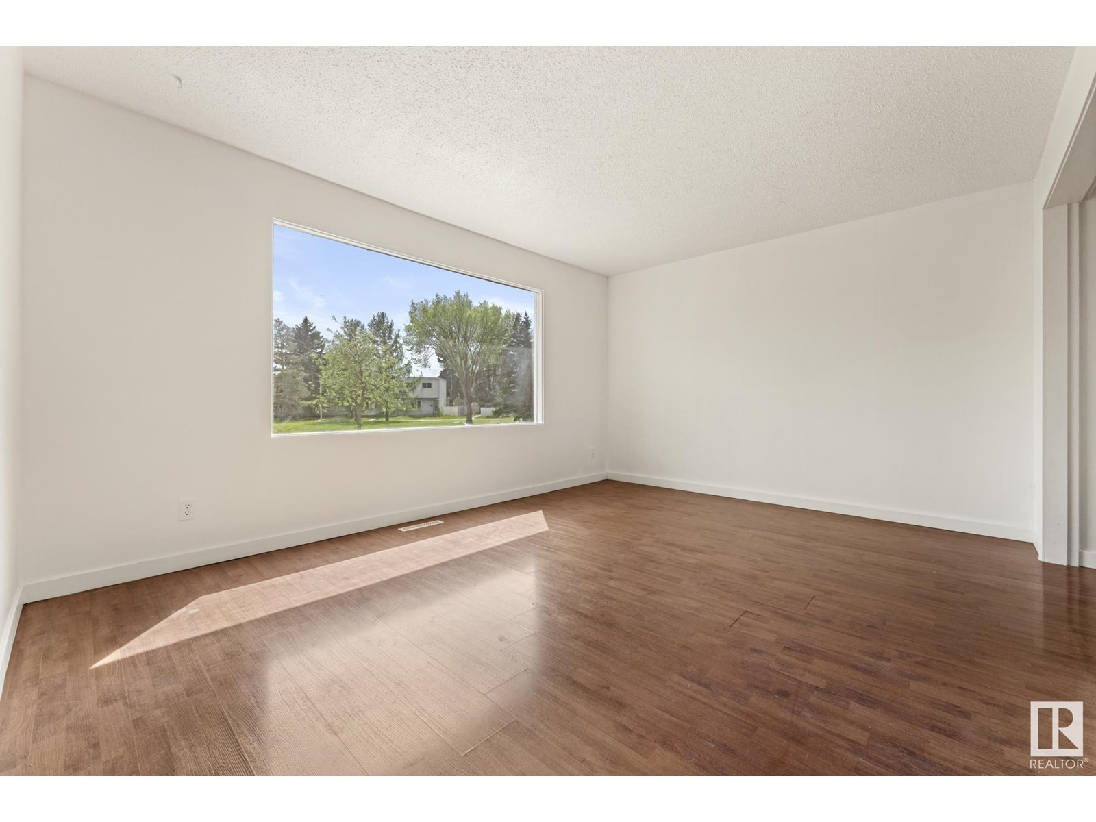 Property at 10306 131A AV NW image 5