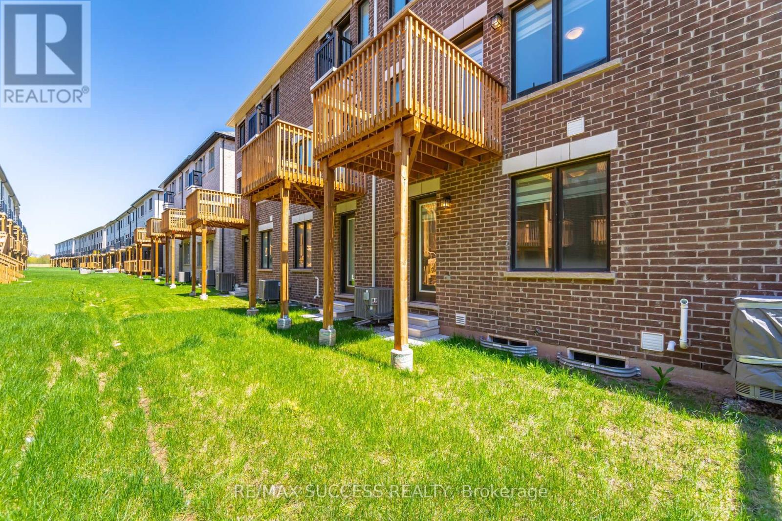 1379 Shevchenko Boulevard, Oakville, Ontario  L6M 4L8 - Photo 36 - W12139848