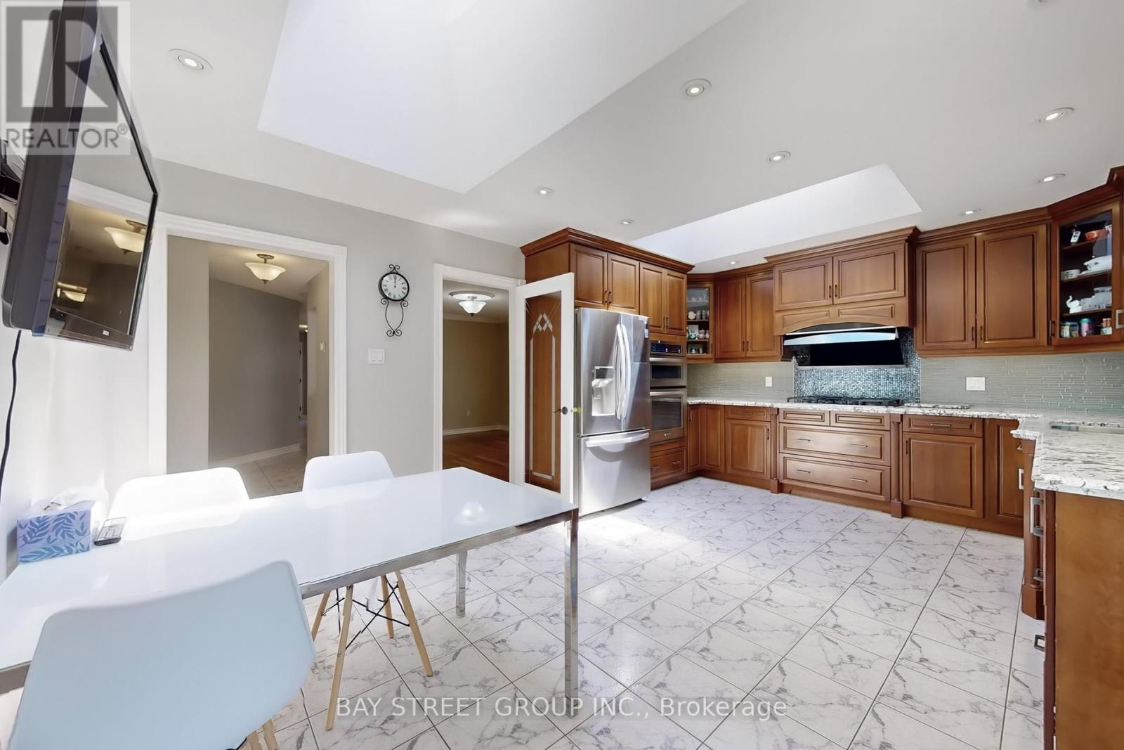 4598 Willow Creek Drive, Mississauga, Ontario  L5V 1L1 - Photo 48 - W12139849