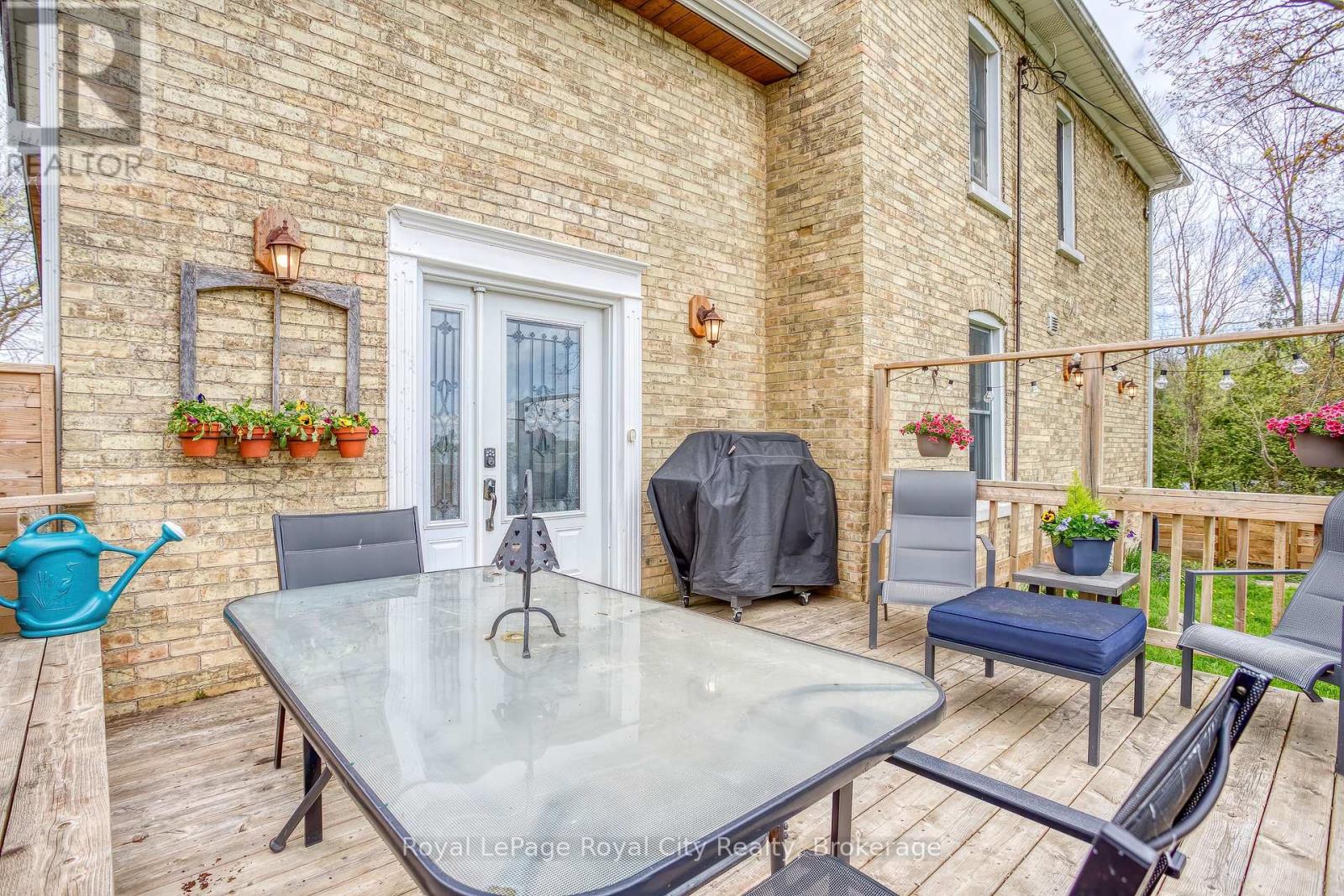 15 Catherine Street N, Mapleton, Ontario  N0G 2K0 - Photo 40 - X12137433