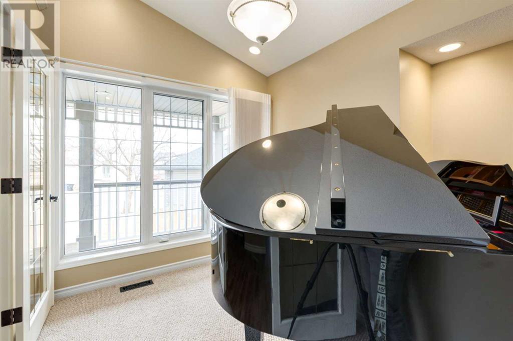 Property at 36 Hidden Ranch Mews NW image 4