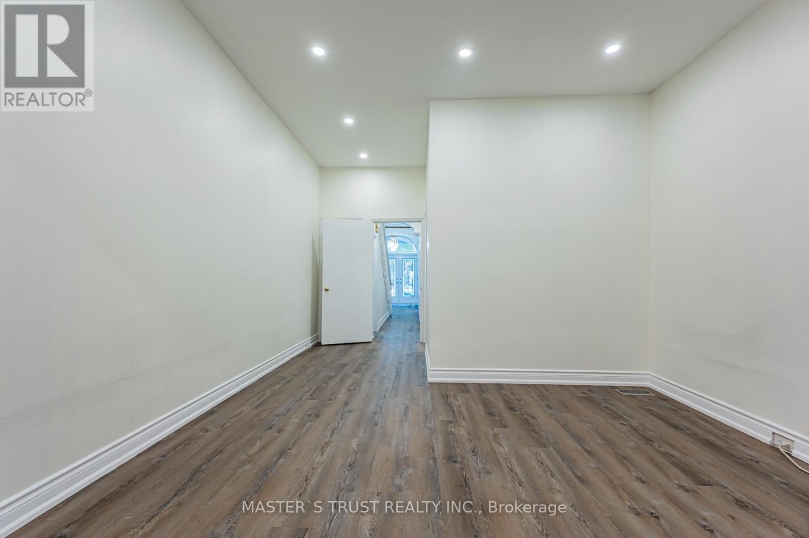 Main Floor - 246 Major Street, Toronto, Ontario  M5S 2L6 - Photo 12 - C12139854