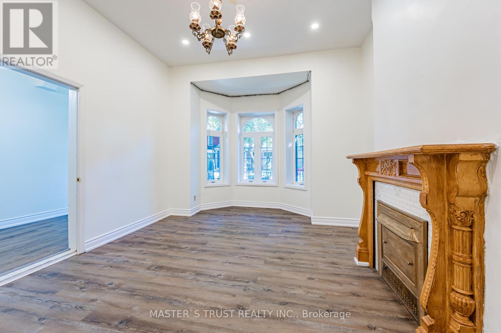 Main Floor - 246 Major Street, Toronto, Ontario  M5S 2L6 - Photo 5 - C12139854