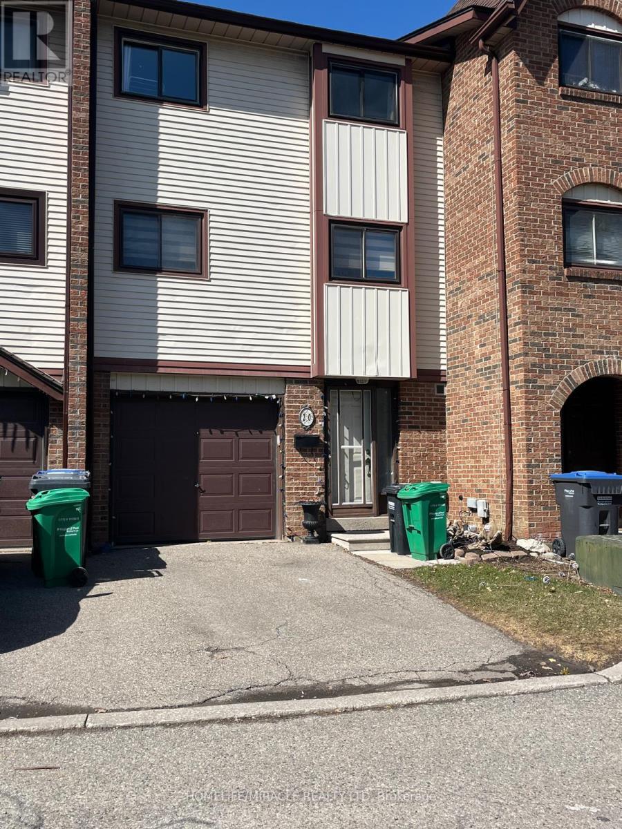 20 Macallum Court, Brampton, Ontario  L6Z 3M4 - Photo 1 - W12139875