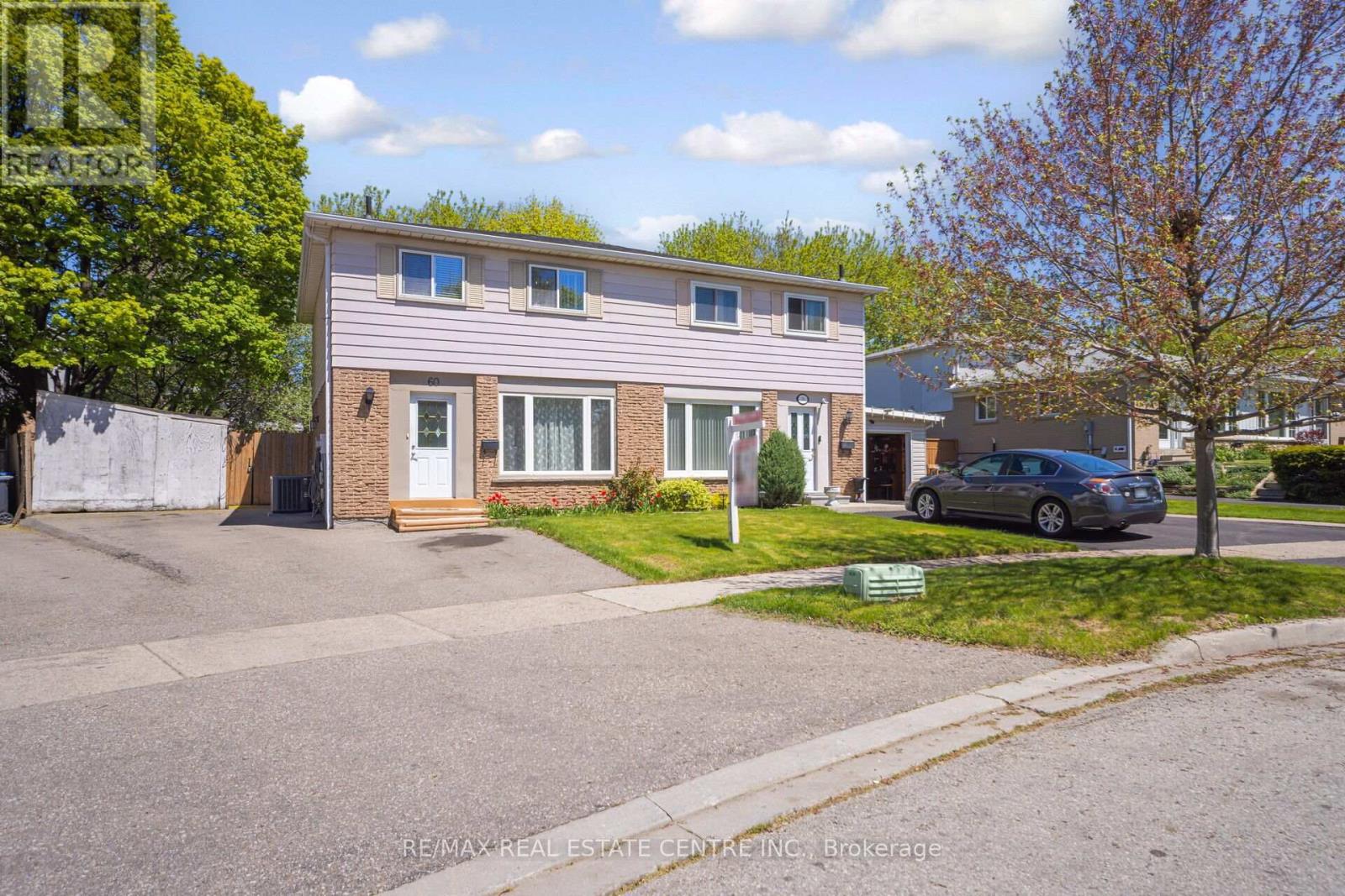 60 CHIPWOOD CRESCENT, Brampton, Ontario