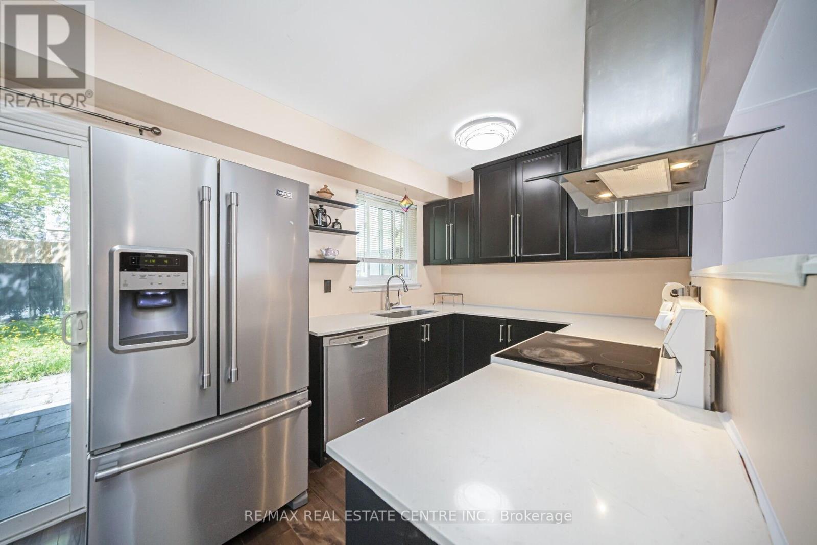 60 Chipwood Crescent, Brampton, Ontario  L6V 2E5 - Photo 23 - W12139876