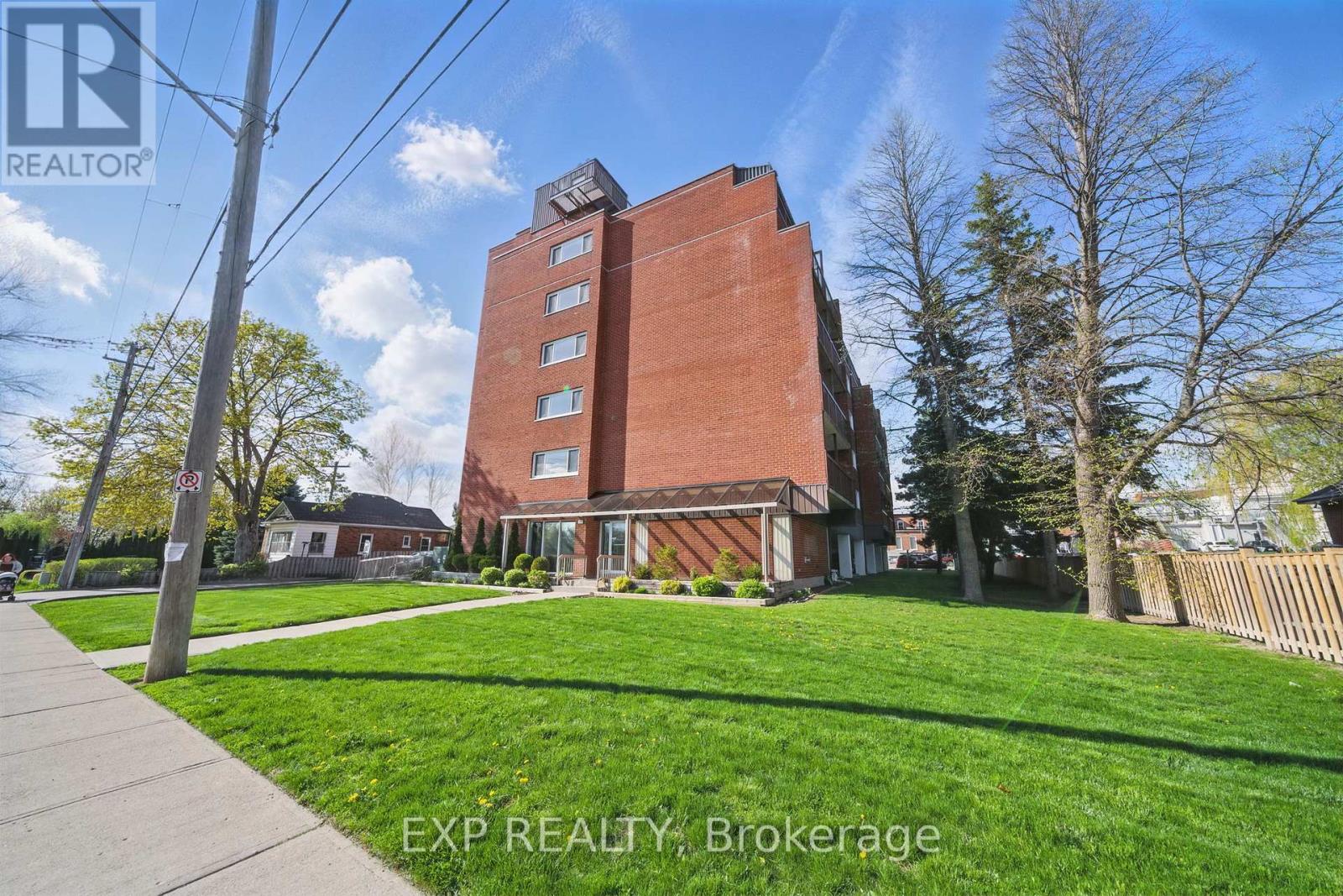 302 - 144 Queen Street, Clarington, Ontario  L1C 1M9 - Photo 2 - E12139900