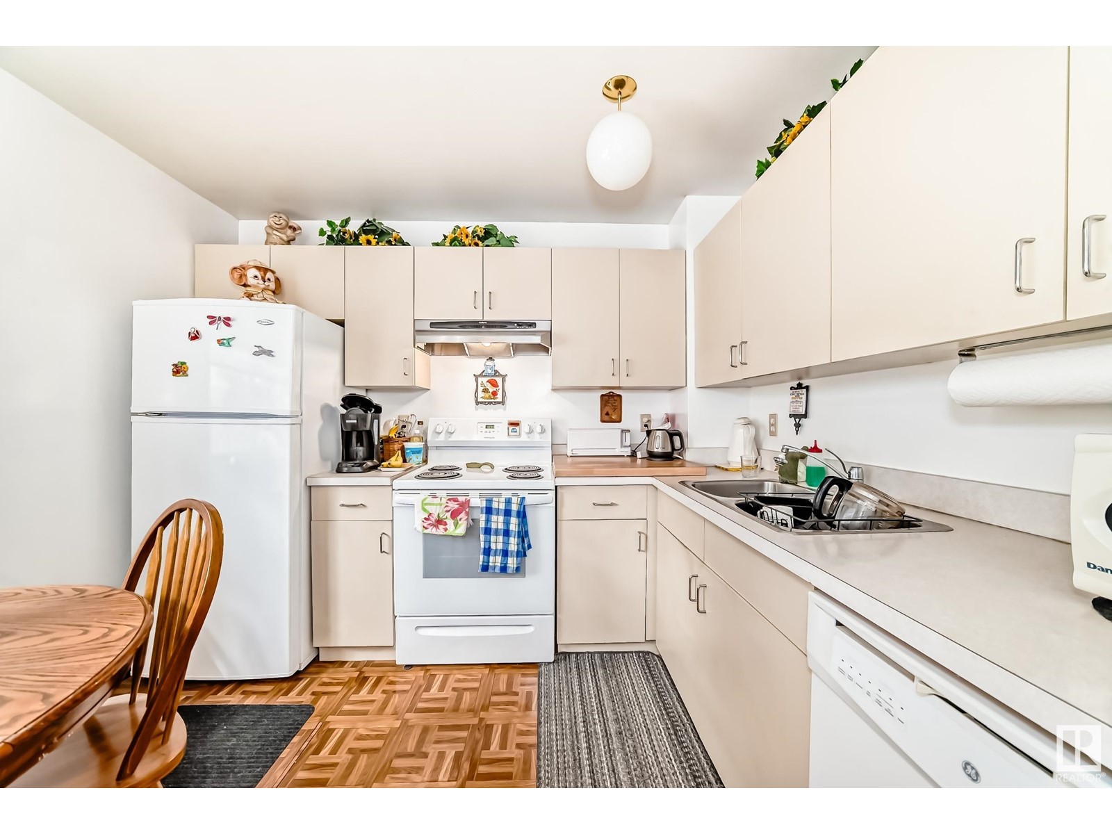 Property at #53 2030 BRENTWOOD BV image 4