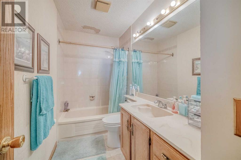 40 Edgeridge Way Nw, Calgary, Alberta  T3H 4H4 - Photo 35 - A2219731