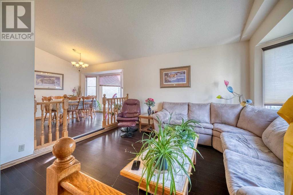 Property at 40 Edgeridge Way NW image 4