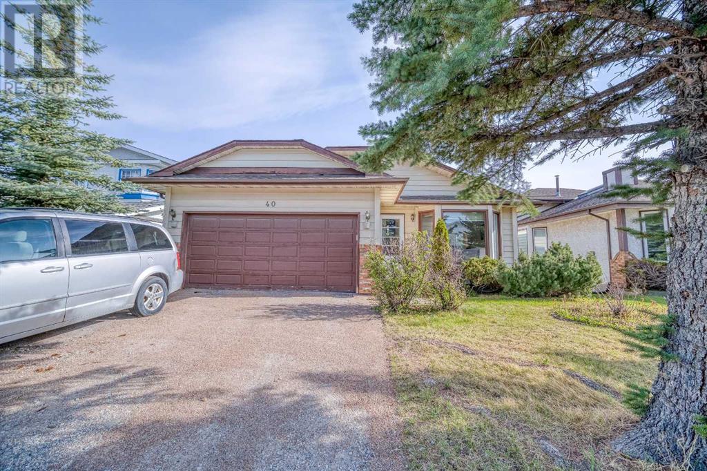 Property at 40 Edgeridge Way NW image 2