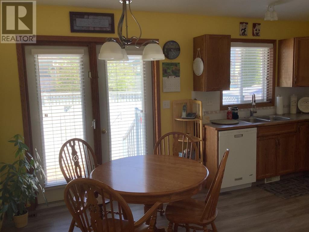 60 Rowell Close, Red Deer, Alberta  T4P 3P4 - Photo 6 - A2218830