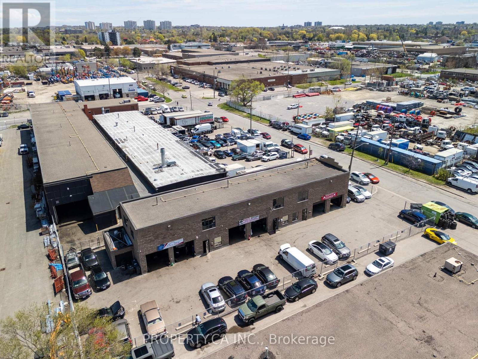 20 Sherry Road, Toronto (Clairlea-Birchmount), Ontario  M1L 4J5 - Photo 3 - E12139903