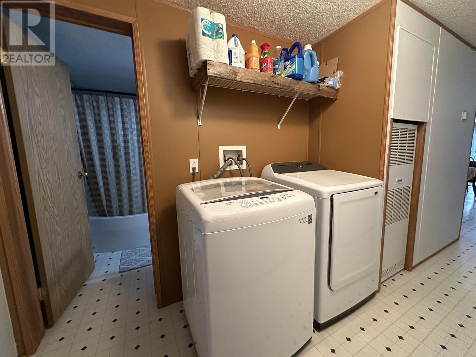 5793 Little Fort 24 Highway, 100 Mile House, British Columbia  V0K 2E2 - Photo 36 - R2970762