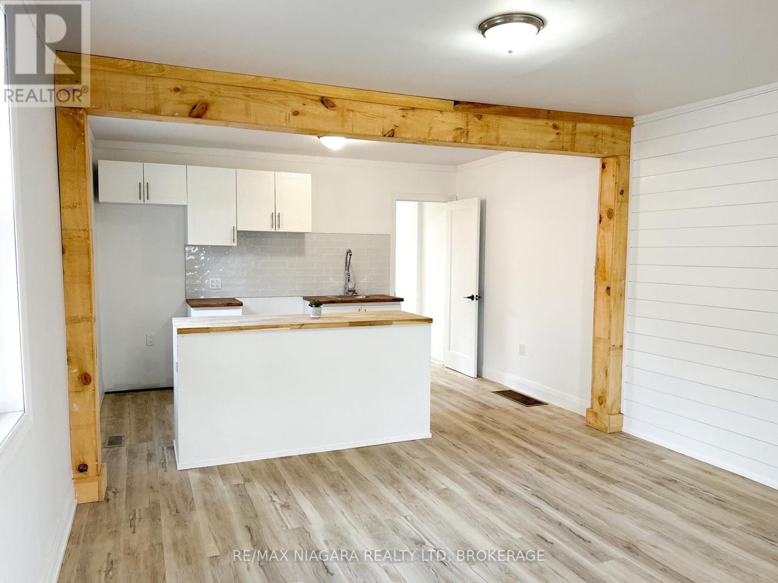 233 Pelham Road, St. Catharines (Western Hill), Ontario  L2S 1W8 - Photo 13 - X12139909