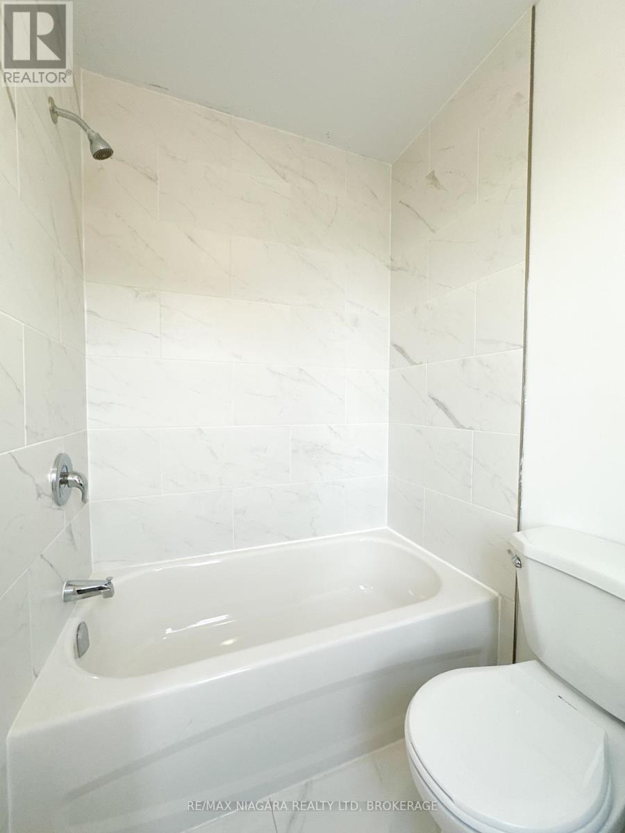 233 Pelham Road, St. Catharines (Western Hill), Ontario  L2S 1W8 - Photo 23 - X12139909